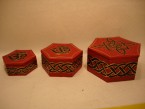 série de 3 caisses hexagonales avec décoration celtique