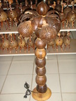 Une lampe en bois de coco 80cm