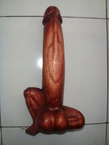 Un pénis en bois de suar 40cm